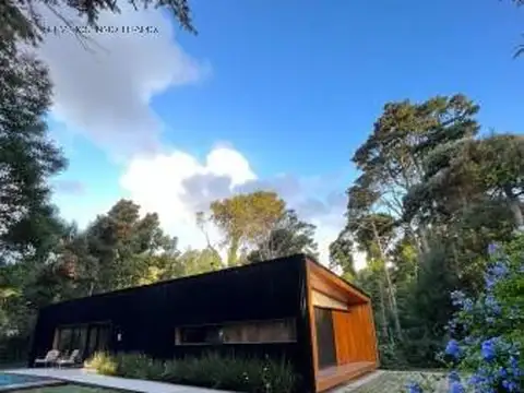 Casa en Alquiler Temporal con 2 cocheras