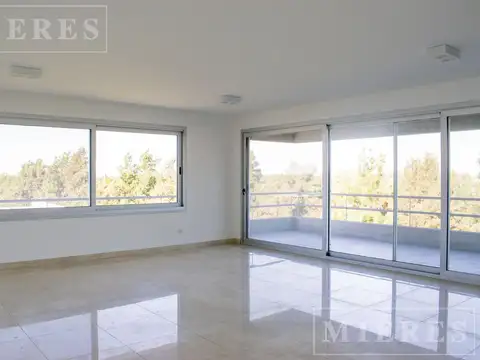 Departamento de cuatro ambientes en alquiler en Bouquet Pilar