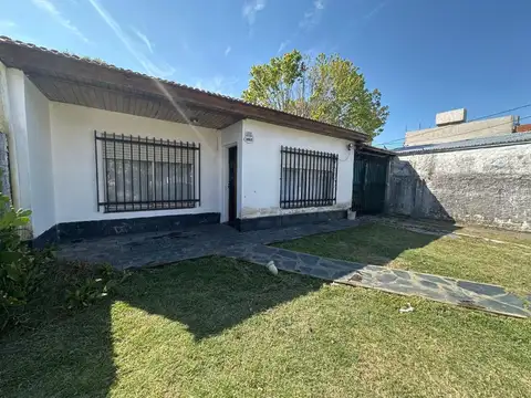 Venta casa 3amb Hurlingham zona Municipalidad