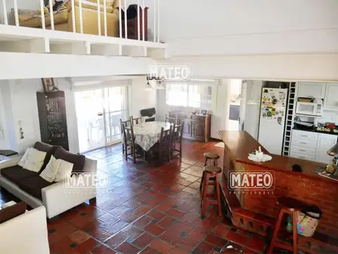 Casa 5 ambientes con 3 baños