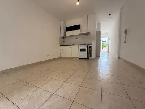 PH ALQUILER EN VILLA MAIPU 2 AMBIENTES C/COCHERA