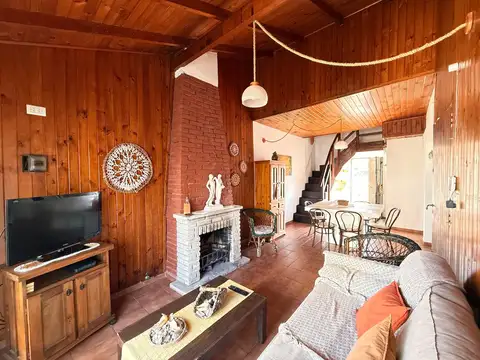 Depto Tipo Casa 4 ambientes con 2 baños