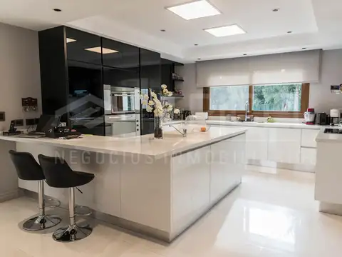 Casa 5 ambientes con 5 baños