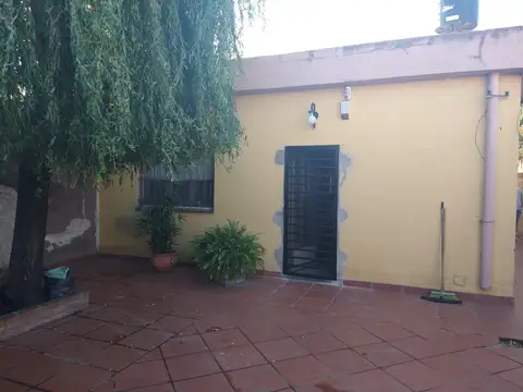 Casa en Venta, ambientes amplios ventilados e iluminados. Muy buen estado!