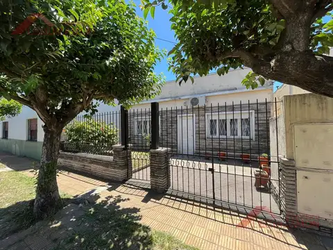 PH TIPO CASA 2 AMBIENTES EN VENTA – AL FRENTE – ENTRADA INDEPENDIENTE – SIN EXPENSAS