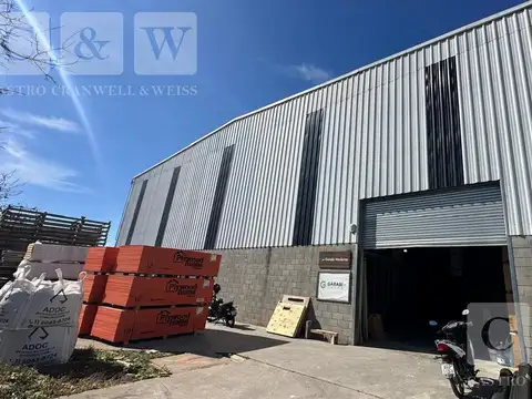 Depósito industrial logístico con oficinas