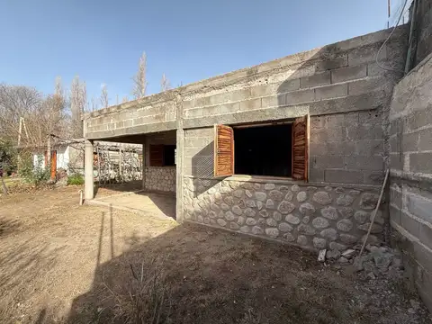 Casa 3 ambientes con 1 baño