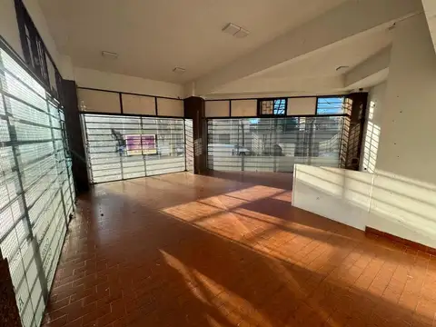 Local comercial a metros de Plaza Eduardo Costa