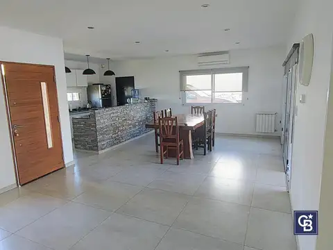 Casa en Venta en Pilar del Este - San Ramon, USD 235.000
