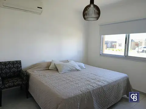 Casa en Venta con 4 cocheras