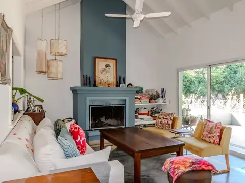 Casa en Venta con 3 cocheras