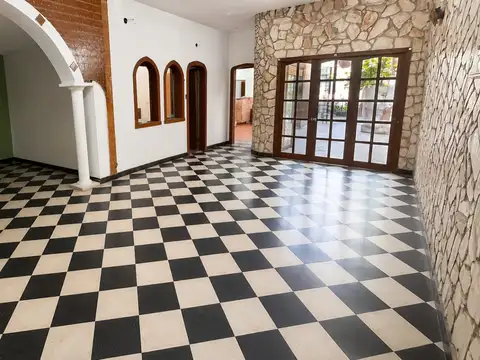 Oficina en Alquiler 50 años