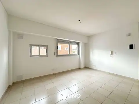 1º de Mayo y Mendoza - Dpto Monoambiente.