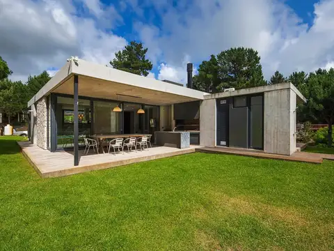 Casa en Alquiler Temporal en Costa Esmeralda, $ 400