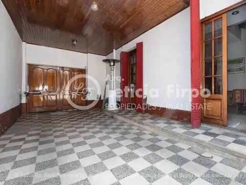 Casa 7 ambientes con 4 baños