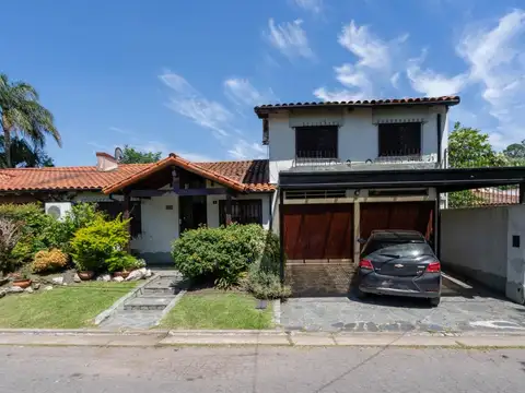 Casa 5 ambientes con 3 baños
