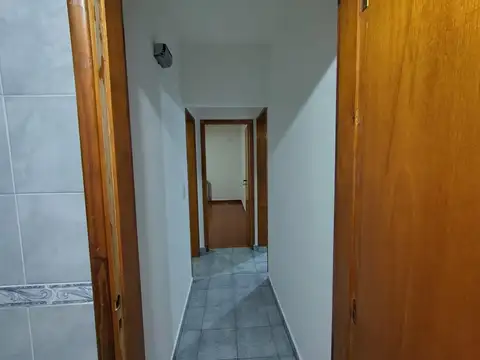 Depto Tipo Casa en Alquiler en Ezpeleta Este, $ 700.000