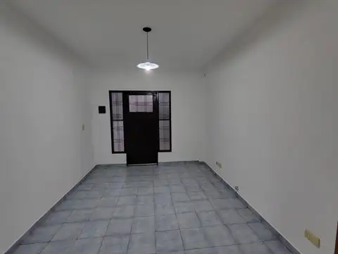 Depto Tipo Casa en Alquiler de 3 ambientes