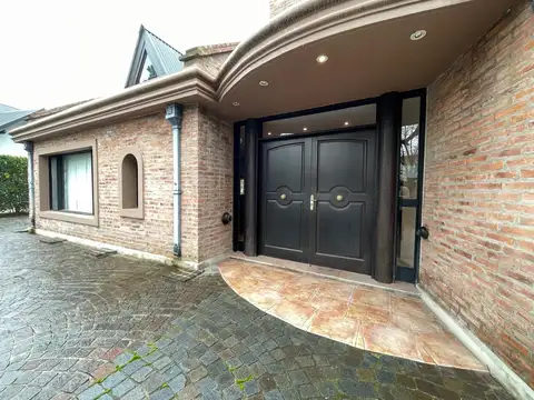 CASA DE 4 AMBIENETS EN VENTA  - COUNTRY CLUB  BANCO PROVINCIA -  HERMOSA VISTA AL PARQUE Y ARROYO