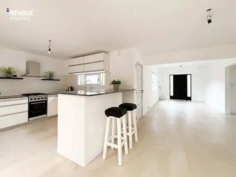 Casa en Venta en City Bell, USD 148.000