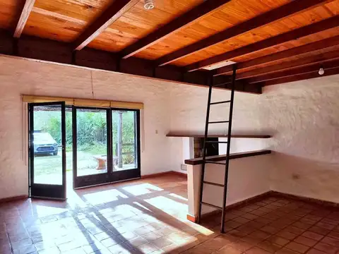 Casa en venta 2 dorm + quincho, parque de 1.200 m² a 150 m del río, Anisacate