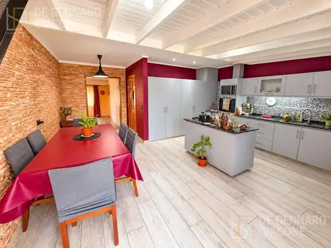 Casa en Venta con 1 cochera