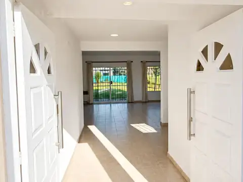 Casa 4 ambientes con 3 baños