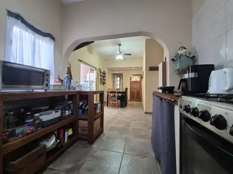 Casa en Venta con 2 cocheras