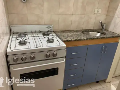 Local en esquina sobre avenida principal