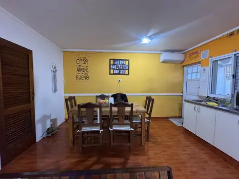 Depto Tipo Casa en Venta de 5 ambientes
