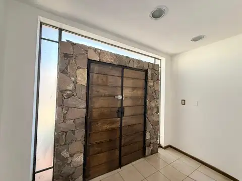 Casa en Venta en Godoy Cruz, USD 150.000