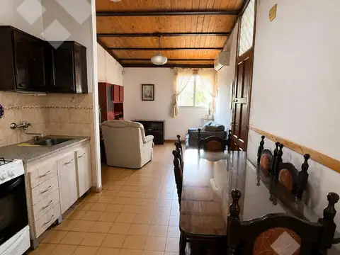 Casa 4 ambientes con 1 baño