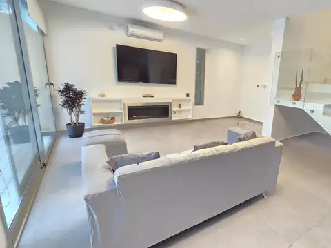 HERMOSA CASA EN VENTA - CLUB DE CAMPO "LA TAQUARA" -CAÑUELAS