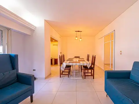 VENTA CASA CON PARQUE JOSE LEON SUAREZ