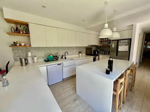 Casa 5 ambientes con 2 baños
