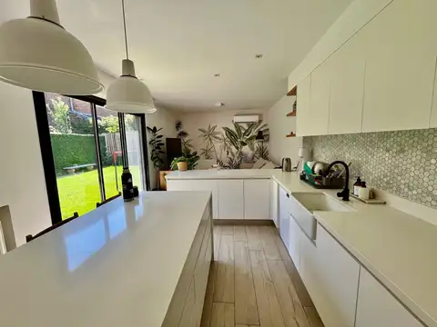 Casa en Alquiler en Acassuso Vías  /  Libertador, USD 3.000