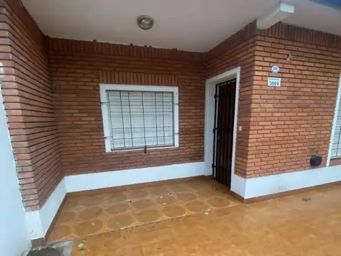 Casa 4 ambientes con 1 baño