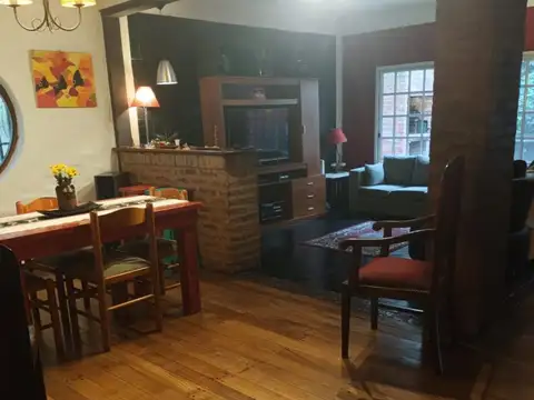 Depto Tipo Casa en Venta de 5 ambientes