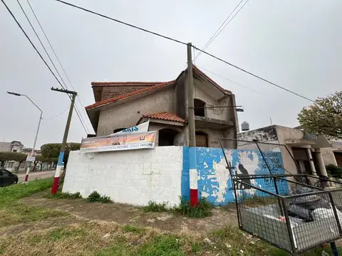 Casa 5 ambientes con 3 baños