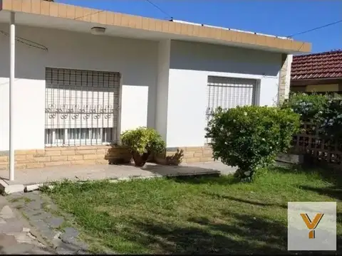 Casa en venta - 2 Dormitorios 1 Baño 1 Cochera - 358Mts2 - San Antonio De Padua