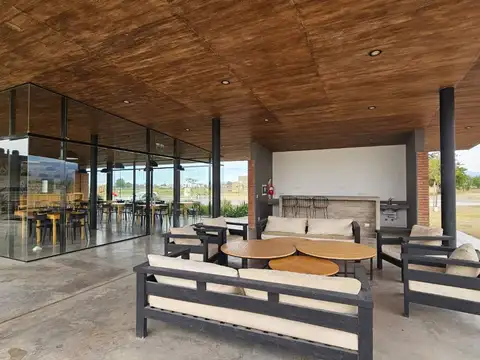 La Verbena, calle 33, lote 100