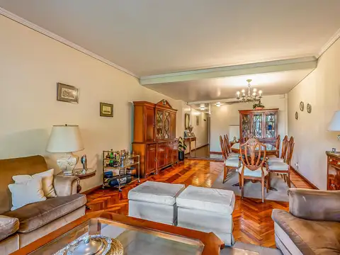 Casa 5 ambientes con 3 baños