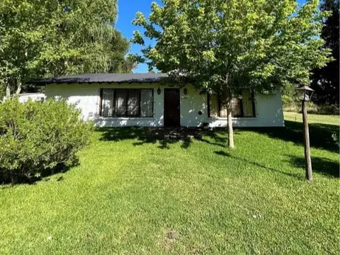 Casa en venta - 4 Dormitorios 3 Baños - 2,7 Hectáreas - General Madariaga