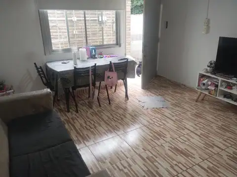 Depto Tipo Casa 3 ambientes con 1 baño