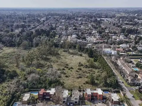 Amplio terreno en Venta con posibilidad de adquirir menos metros.