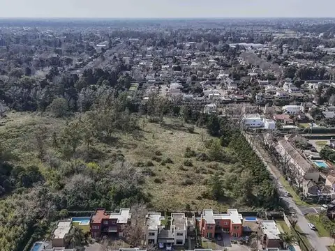 Amplio terreno en Venta con posibilidad de adquirir menos metros.