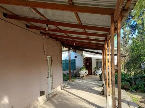 Casa en Venta calle Carriego a  7 cuadras del Acceso Oeste