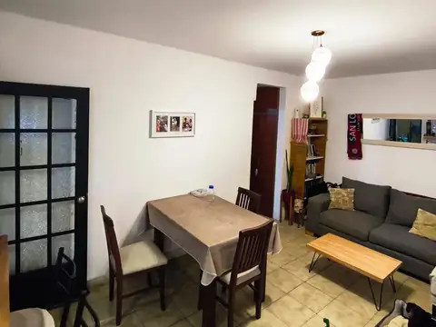 2 AMBIENTES LATERAL PRIMER PISO CON PATIO Y LAVADERO  APTO CREDITO BANCARIO 