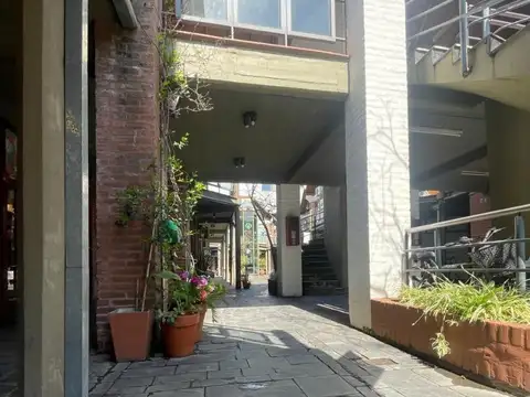 Local en Shooping Paradise Station