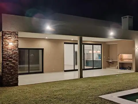 Casa en Venta en Santa Rita, USD 295.000